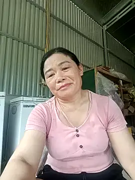 Snapshot of -Lytina- chatting on June 5, 2026, 7:25 am -Lytina- online show from June 5, 2026, 7:25 am