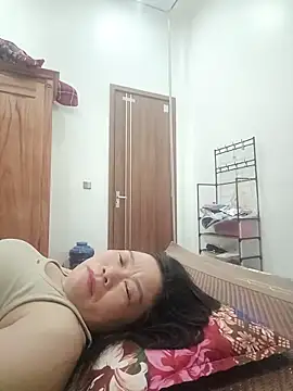 Snapshot of -Lytina- chatting on June 7, 2026, 8:01 pm -Lytina- online show from June 7, 2026, 8:01 pm