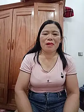 Snapshot of -Lytina- chatting on June 10, 2026, 5:45 pm -Lytina- online show from June 10, 2026, 5:45 pm
