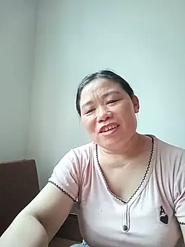 Snapshot of -Lytina- chatting on June 11, 2026, 6:22 am -Lytina- online show from June 11, 2026, 6:22 am