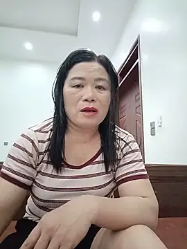 Snapshot of -Lytina- chatting on June 13, 2026, 1:42 pm -Lytina- online show from June 13, 2026, 1:42 pm