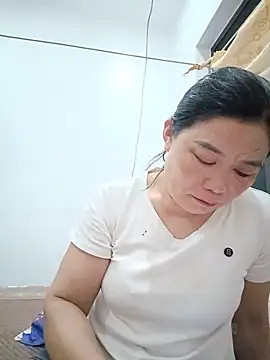 Snapshot of -Lytina- chatting on June 15, 2026, 9:39 pm -Lytina- online show from June 15, 2026, 9:39 pm