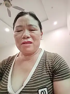 Snapshot of -Lytina- chatting on June 19, 2026, 11:08 pm -Lytina- online show from June 19, 2026, 11:08 pm