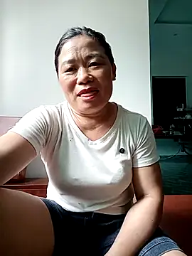 Snapshot of -Lytina- chatting on June 22, 2026, 3:25 am -Lytina- online show from June 22, 2026, 3:25 am