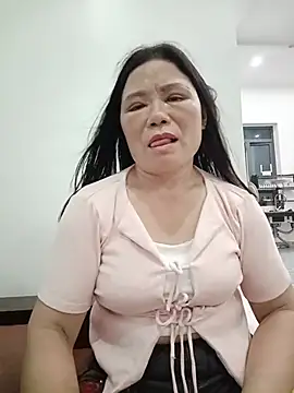 Snapshot of -Lytina- chatting on July 20, 2026, 11:34 am -Lytina- online show from July 20, 2026, 11:34 am