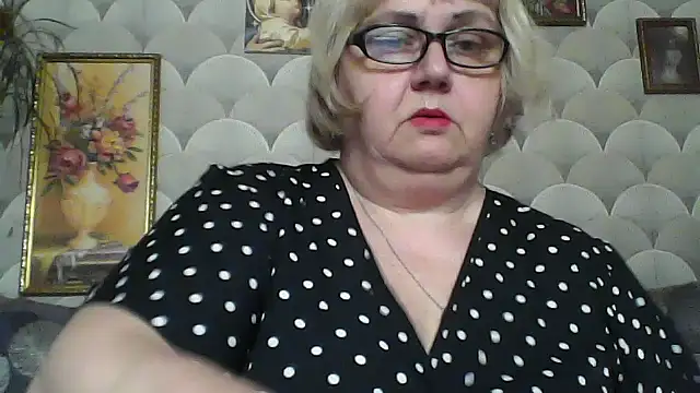 MarinaFarina53 online show from June 16, 2026, 12:19 pm