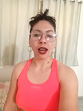 Snapshot of Mia_essence chatting on May 11, 2026, 2:12 pm Mia essence online show from May 11, 2026, 2:12 pm