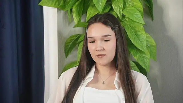 AlenaCubr online show from May 16, 2026, 9:28 am