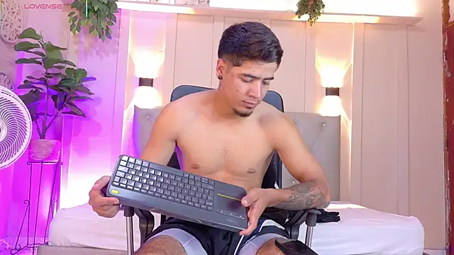 criss hardcock  online show from May 20, 2026, 3:29 pm