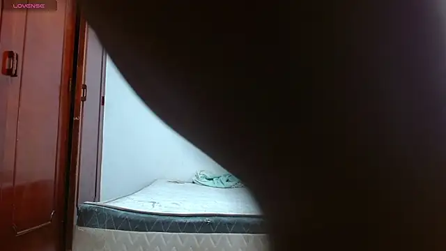 Aurora-Vixen69 online show from May 10, 2026, 8:19 am