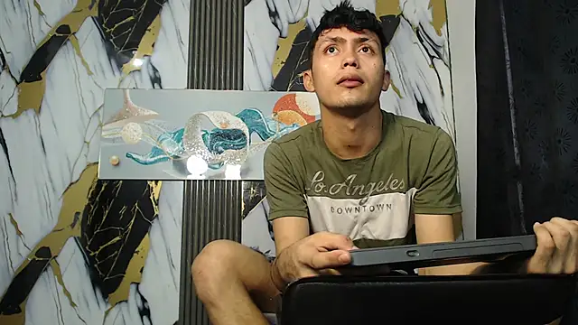 CAT LOVE1 online show from May 20, 2026, 3:07 pm