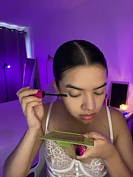 fluffylips online show from July 8, 2026, 12:09 pm