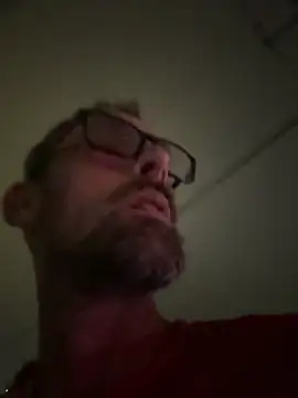 LukeLongsnake8in online show from May 9, 2026, 7:46 am