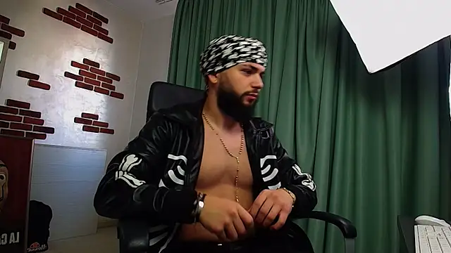 OscarWillss online show from May 11, 2026, 5:24 am