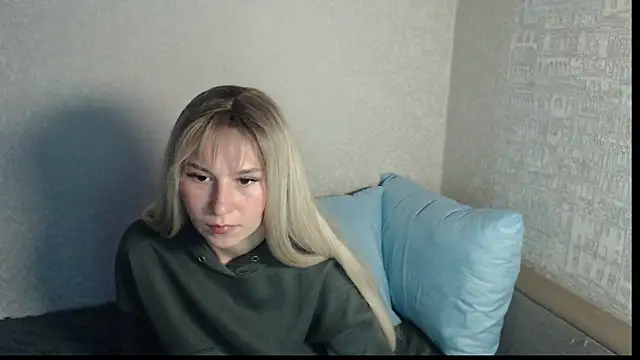 polly holyy online show from May 23, 2026, 10:41 am