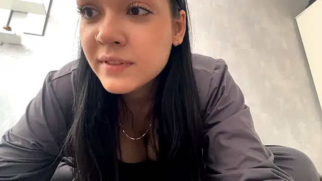 Snapshot of AiEsquer chatting on May 26, 2026, 8:21 am AiEsquer online show from May 26, 2026, 8:21 am