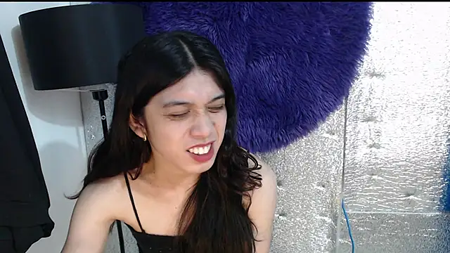 Snapshot of RoseAmarie chatting on May 18, 2026, 4:46 pm RoseAmarie online show from May 18, 2026, 4:46 pm