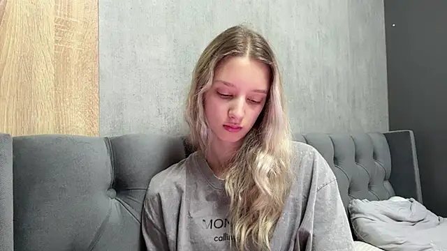 Tiffany Blom online show from May 10, 2026, 7:13 am