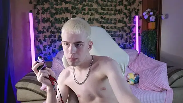 Snapshot of Tommy_CrashXXX chatting on May 31, 2026, 4:58 pm Tommy CrashXXX online show from May 31, 2026, 4:58 pm