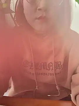 hushixiaojiejie898 online show from May 10, 2026, 7:46 am