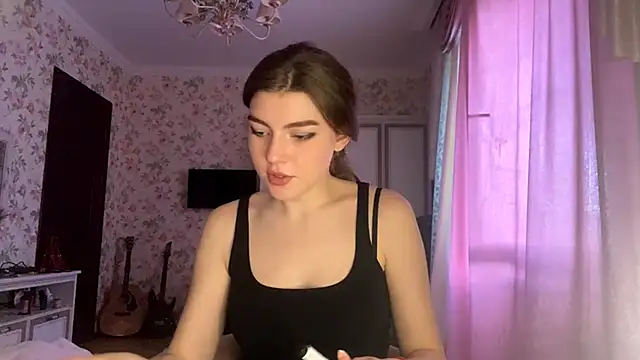 MollyAdersons online show from May 20, 2026, 2:12 pm