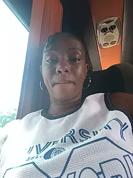 sandycollens  online show from May 29, 2026, 3:54 pm