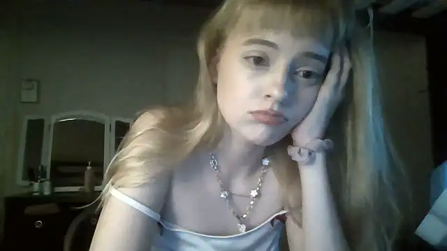 blubunny222 online show from May 29, 2026, 11:52 am
