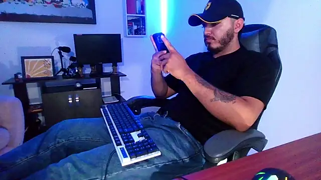 Thiago 420 online show from May 15, 2026, 11:56 pm