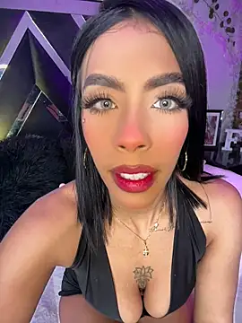 Snapshot of FiorellaBossh_ chatting on May 26, 2026, 7:54 pm FiorellaBossh online show from May 26, 2026, 7:54 pm