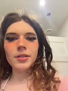 Snapshot of cutypiefull chatting on June 8, 2026, 2:34 am cutypiefull online show from June 8, 2026, 2:34 am