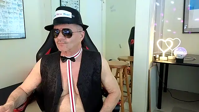 hotdadbod online show from January 1, 2025, 9:20 pm