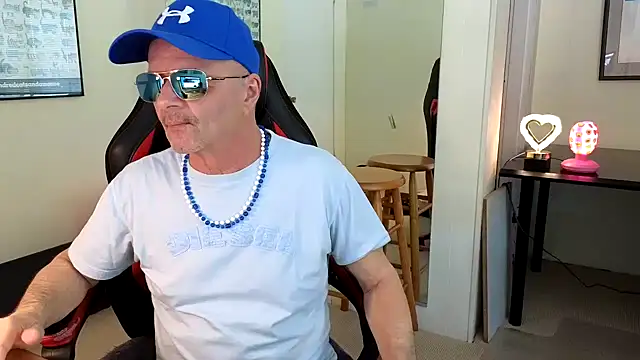 hotdadbod online show from January 16, 2025, 9:40 pm