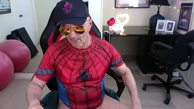 hotdadbod online show from September 29, 2025, 8:24 pm