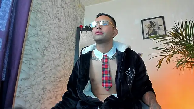 JuanManuelGate online show from May 24, 2026, 11:04 am