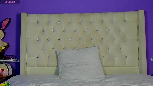 Snapshot of candy_queens_ chatting on May 14, 2026, 7:42 pm candy queens online show from May 14, 2026, 7:42 pm