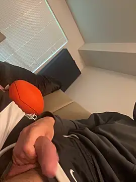 Slut4 JB online show from May 22, 2026, 9:20 pm