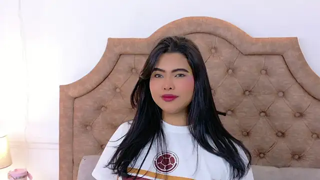 SophiaCollinss online show from June 27, 2026, 8:03 pm