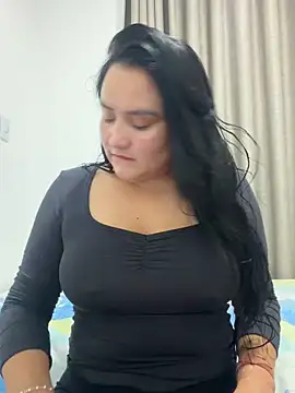 Snapshot of rousee69_ chatting on June 3, 2026, 1:41 am rousee69 online show from June 3, 2026, 1:41 am