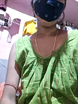Snapshot of diyadey25012 chatting on May 19, 2026, 1:39 pm diyadey25012 online show from May 19, 2026, 1:39 pm