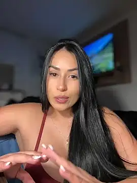Snapshot of areviklusine1 chatting on April 18, 2026, 3:43 am areviklusine1 online show from April 18, 2026, 3:43 am