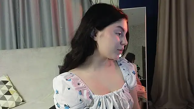 Snapshot of lollyy_pop chatting on June 27, 2026, 1:32 am lollyy pop online show from June 27, 2026, 1:32 am