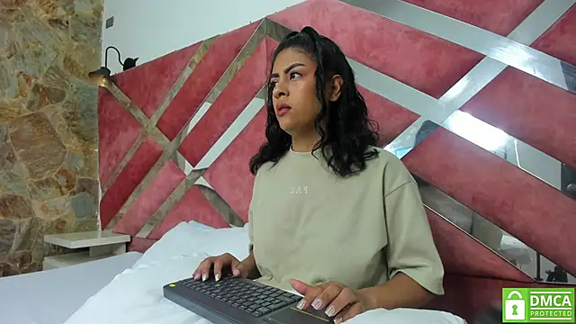 keylli vega online show from May 15, 2026, 12:23 pm