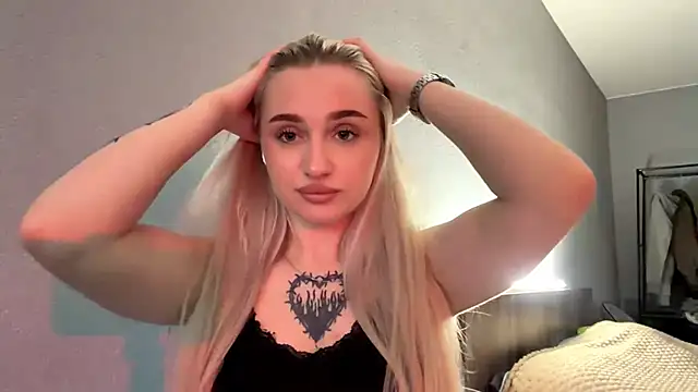 TiffanieSluyter online show from May 19, 2026, 3:40 pm
