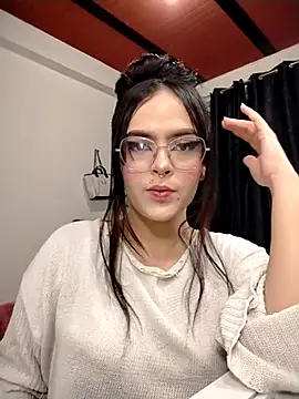 Mia Collings1 online show from August 2, 2026, 3:05 am