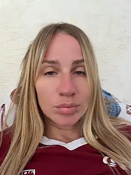 Snapshot of AnnaMist_ chatting on June 27, 2026, 7:02 am AnnaMist online show from June 27, 2026, 7:02 am