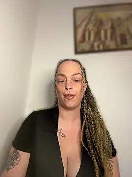 WaitingLucia online show from May 17, 2026, 6:37 pm