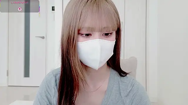 mia-chan3 online show from July 8, 2026, 6:18 am
