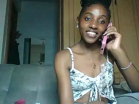 Snapshot of Velvet_peach chatting on May 19, 2026, 9:43 pm Velvet peach online show from May 19, 2026, 9:43 pm