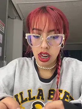 Snapshot of MeraSecretXXX chatting on June 8, 2026, 1:33 pm MeraSecretXXX online show from June 8, 2026, 1:33 pm
