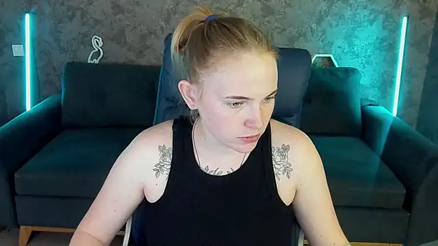 NikkyReyyy online show from May 19, 2026, 1:06 pm